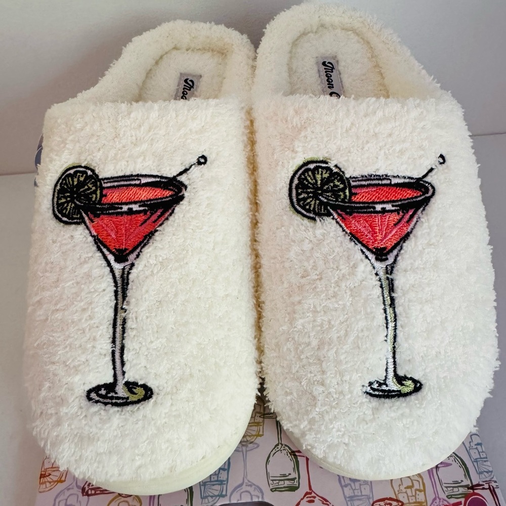 Women’s Pink Cosmopolitan Slippers